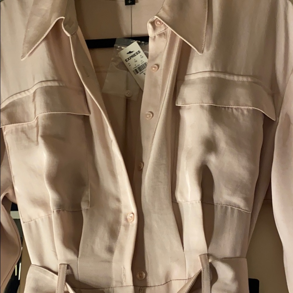 Clothes - Picture 8 of 9